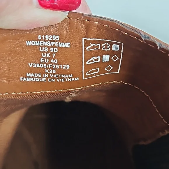 Lands' End Women's Side Zip Lug Sole Brown Chelsea Boot Size 9D (Wide) - Picture 9 of 11